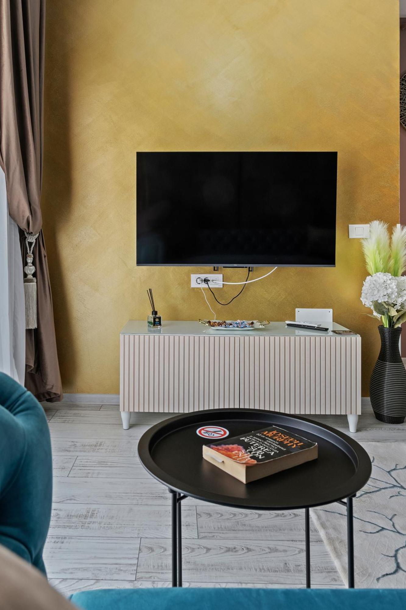 Comfort Azure Bukarest Exteriör bild